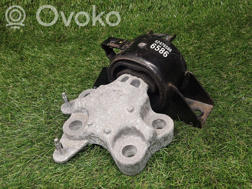 Buick Encore I Engine mount bracket 