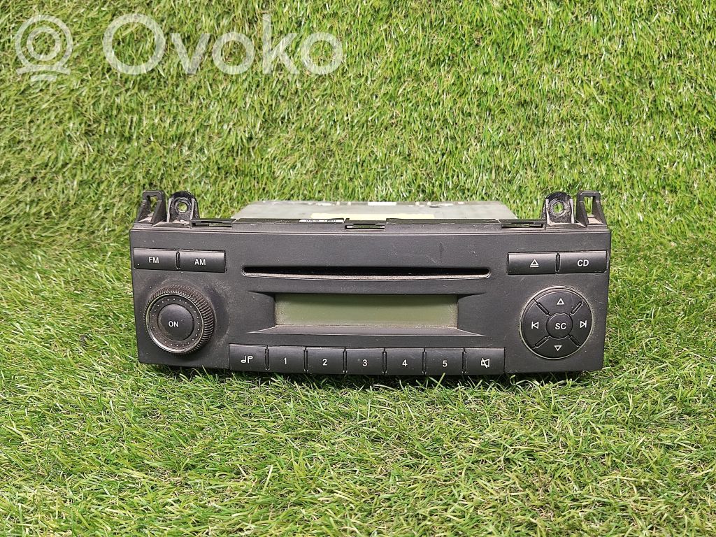 Volkswagen Crafter Panel / Radioodtwarzacz CD/DVD/GPS 