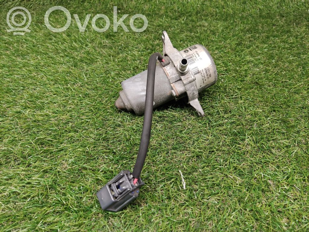 Opel Astra H Vacuum pump 