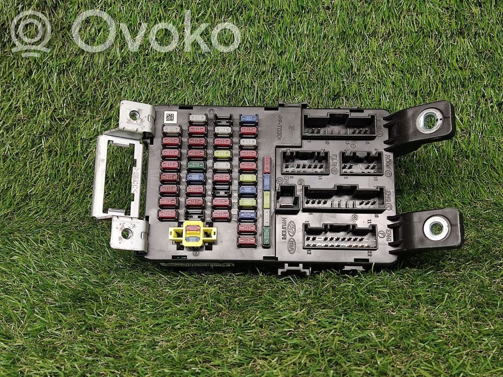 KIA Rio Fuse module 