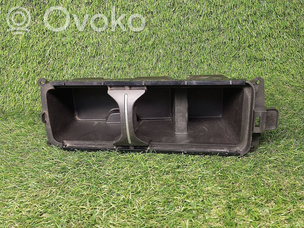 Opel Insignia A Puodelių laikiklis (priekyje) 