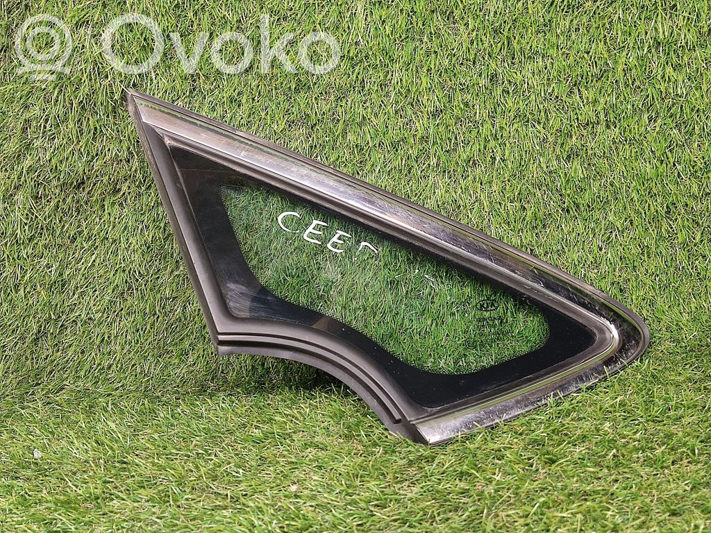 KIA Ceed Front triangle window/glass 