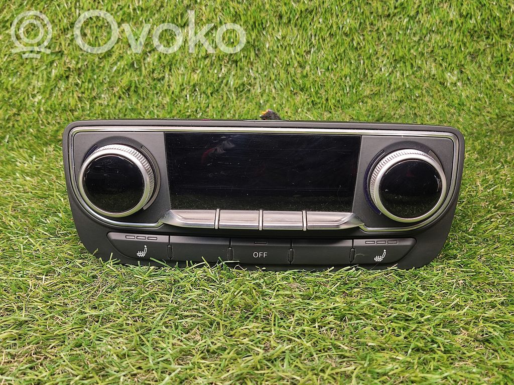 Audi Q7 4M Climate control unit 