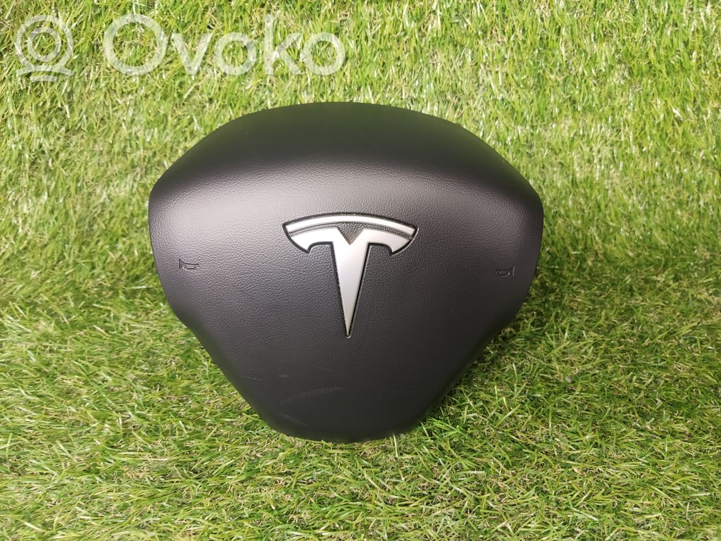 Tesla Model 3 Vairo oro pagalvė 