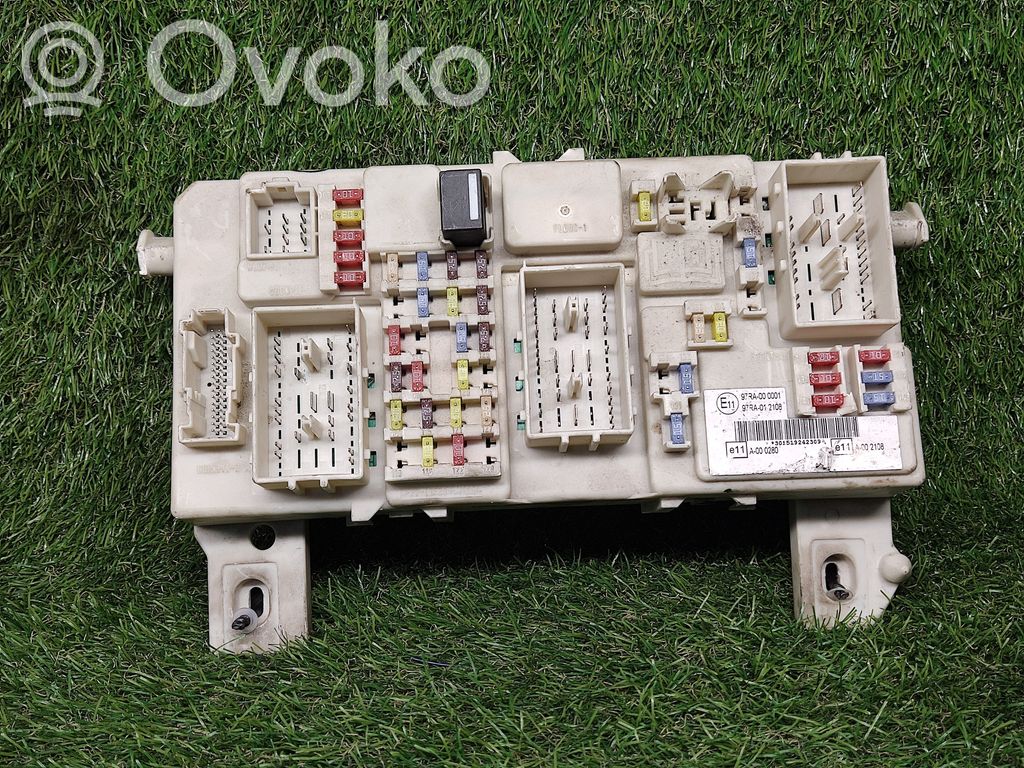 Ford Focus Power management control unit 