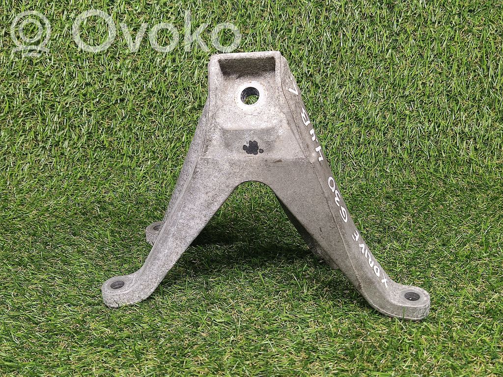 BMW 5 G30 G31 G38 Engine mounting bracket 