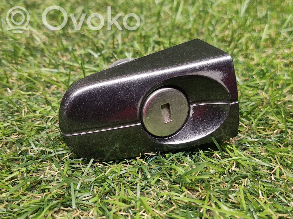 Ford Focus Užrakinimo spynelė (prie rankenos) 