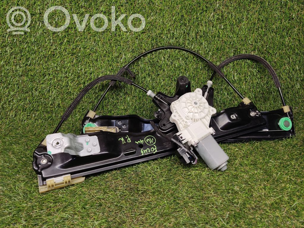Ford Focus Front door window regulator with motor 