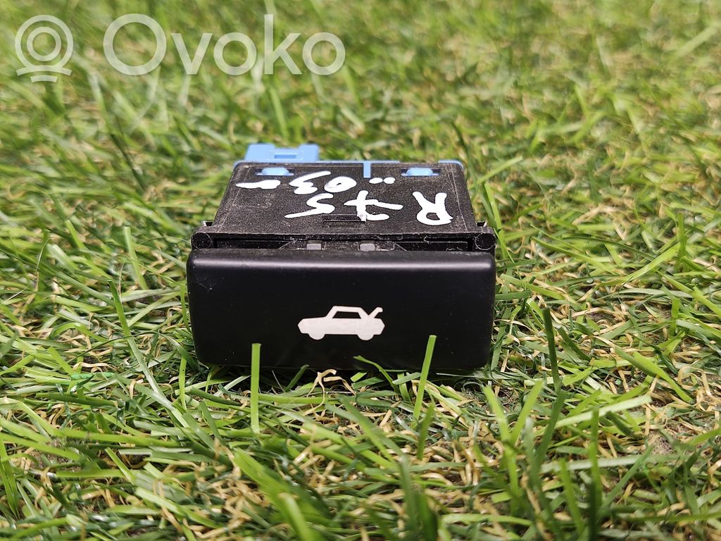 Tailgate/boot open switch button   YXL100100,YXL100100XXX