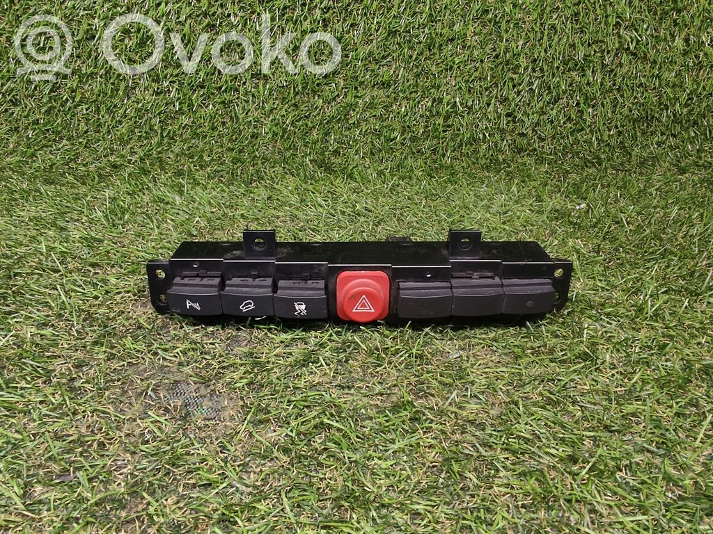 Botón interruptor de luz de peligro   96673015