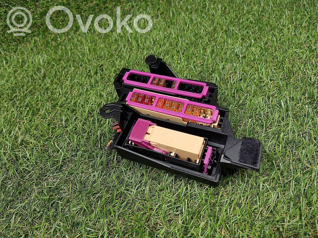 Módulo de fusible   8K2971845B