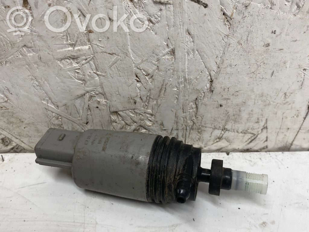 Windscreen/windshield washer pump   6934159,23557610,2730588,67120154873,67126934159,67126934160,67127298309,67127302588,67127302589,6934160,7298309,7302589,A0008605826,A2218690121