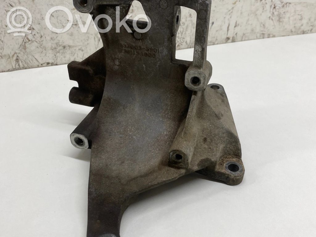 Engine mounting bracket   5370035901