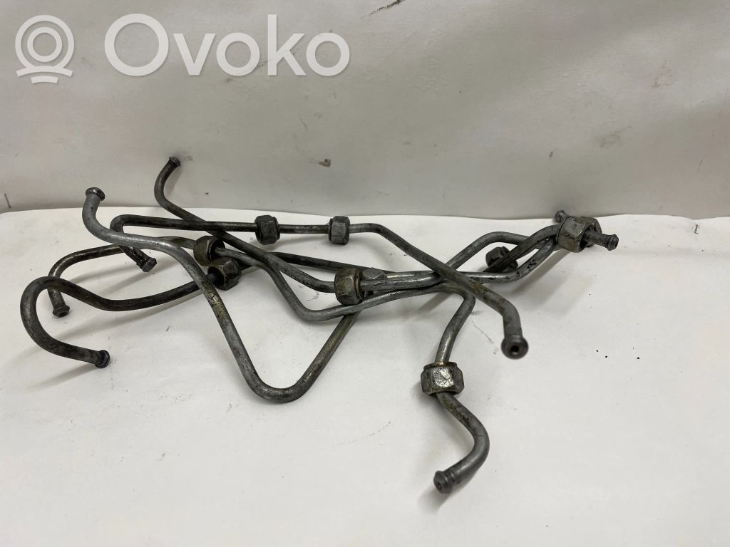 Fuel injector supply line/pipe