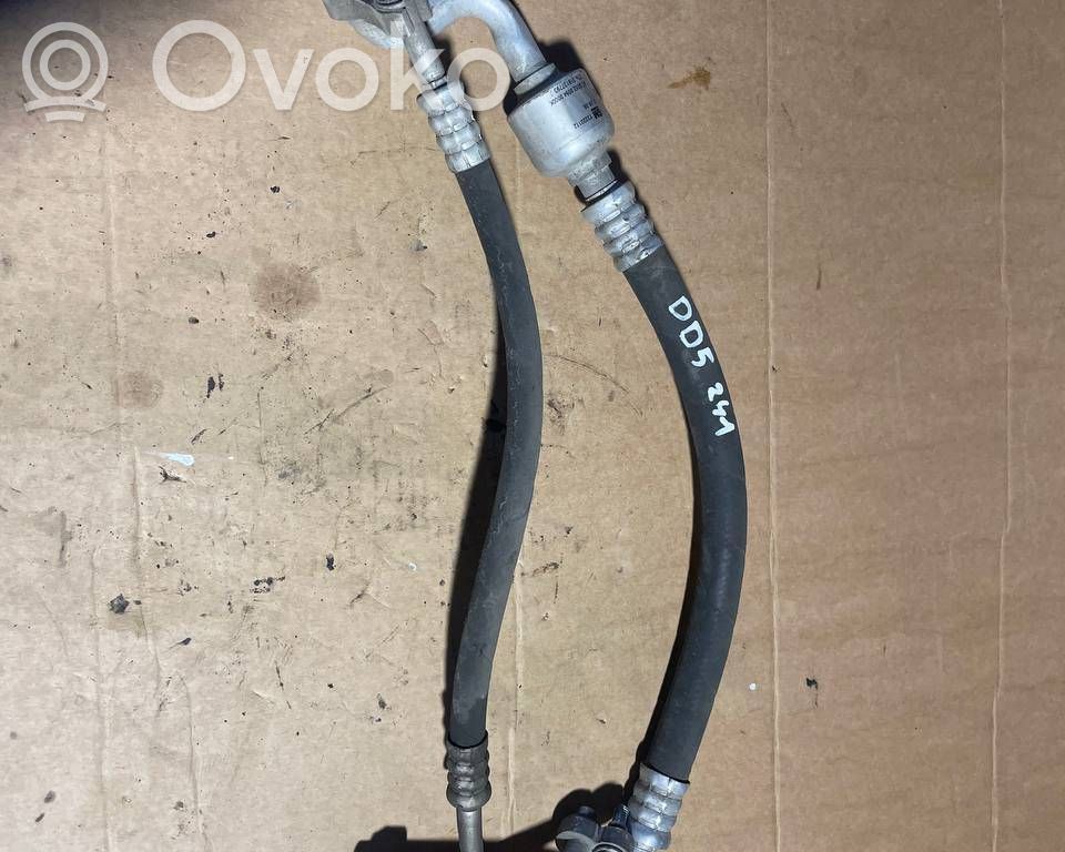 Opel Insignia A Ilmastointilaitteen putki (A/C) 