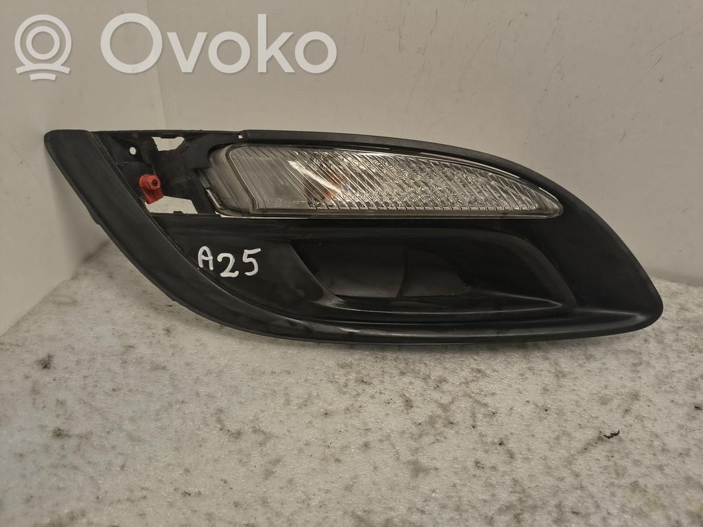 Opel Astra J Kratka dolna zderzaka przedniego 