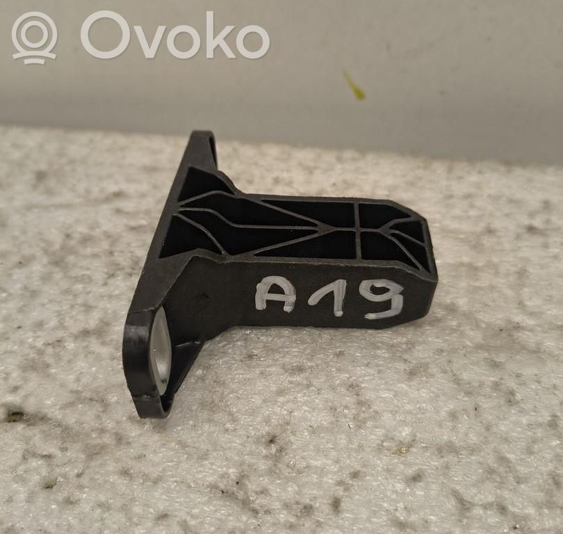 Mercedes-Benz Vito Viano W447 Priekinis laikiklis bamperio 