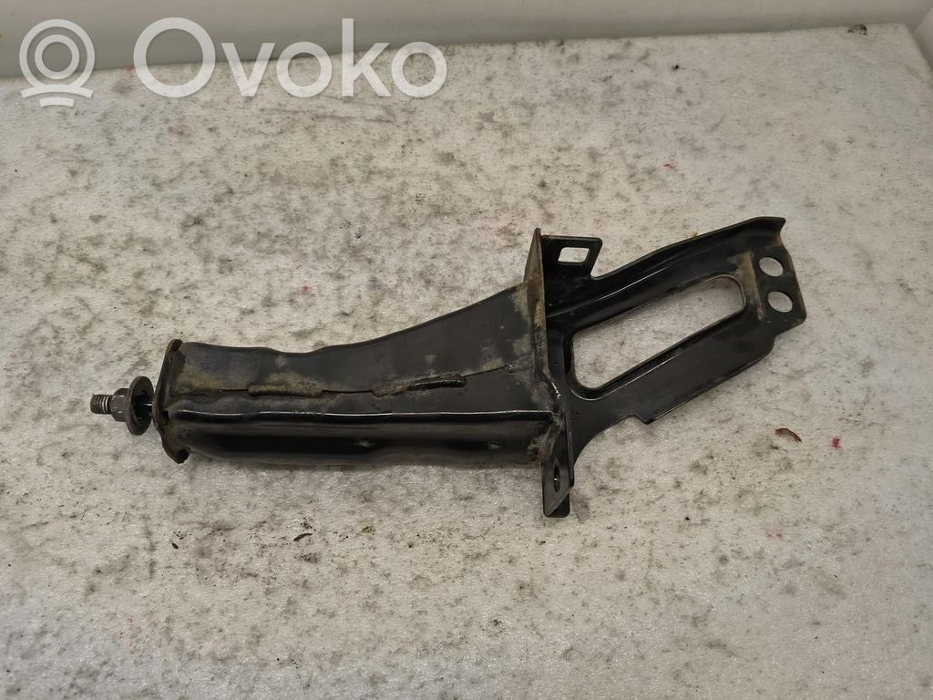 Volvo XC60 Odbój / Amortyzator zderzaka przedniego 