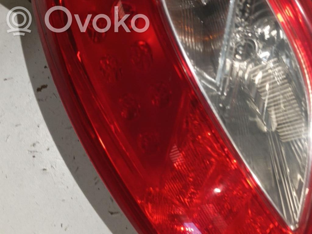 Rear/tail lights   D65151160M