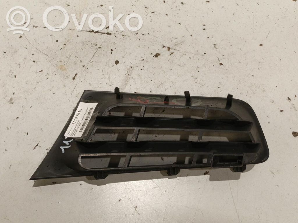 Renault Megane II Front bumper upper radiator grill 