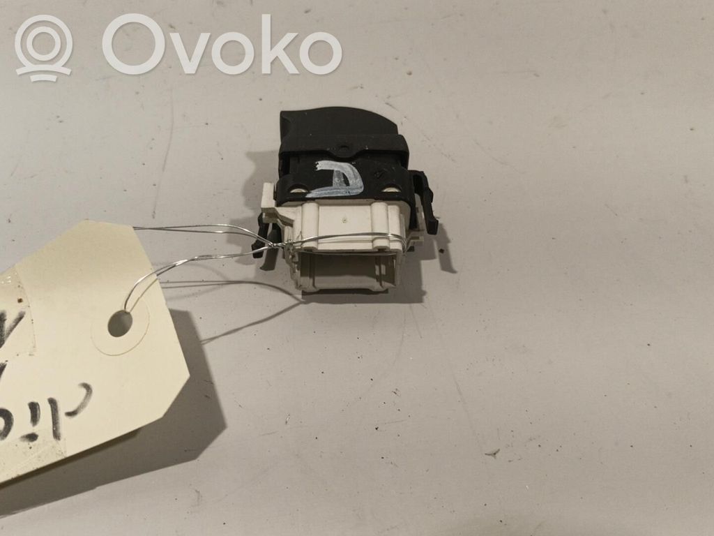 Renault Clio II Electric window control switch 