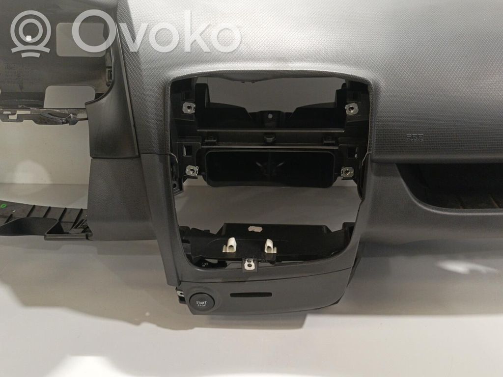Renault Clio IV Панель 