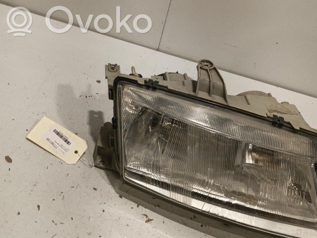 Headlight/headlamp   5284468