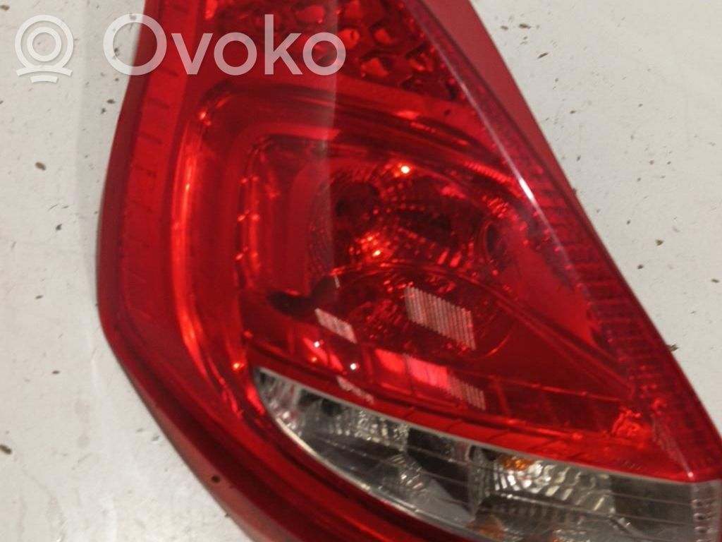 Ford Fiesta Aizmugurējais lukturis virsbūvē 