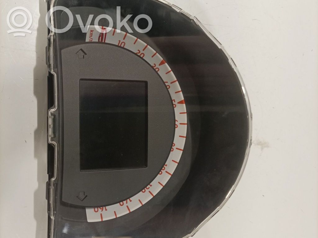 Smart ForTwo III C453 Licznik / Prędkościomierz 