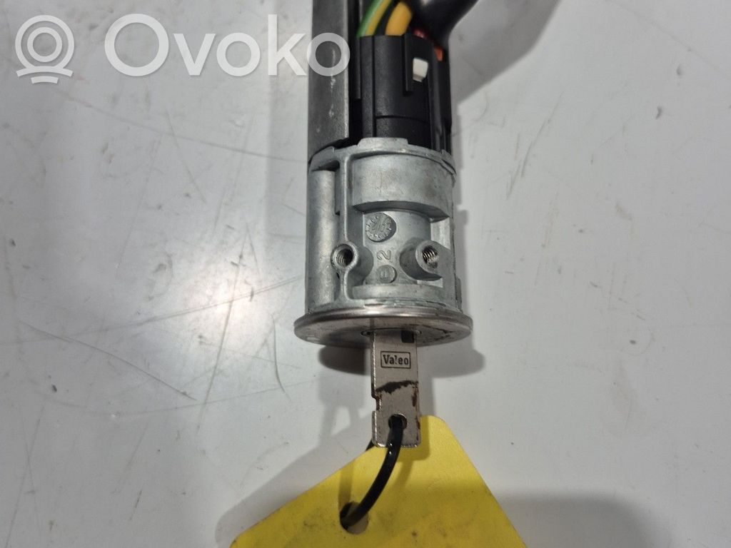 Renault Twingo I Užvedimo spynelė 
