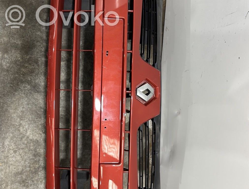 Renault Clio II Parachoques delantero 