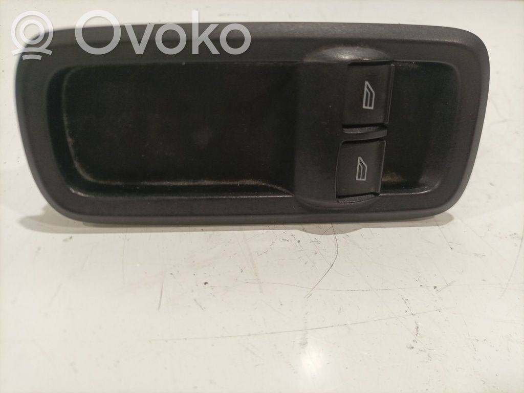 Ford Fiesta Interruptor del elevalunas eléctrico 
