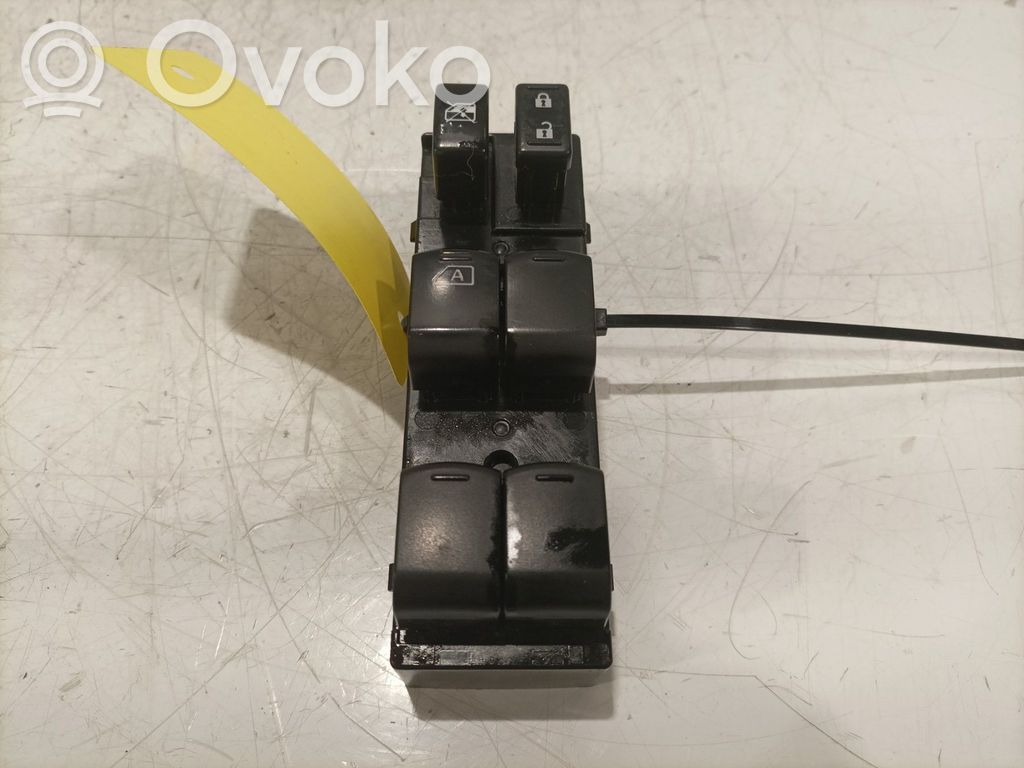Nissan Note (E12) Electric window control switch 