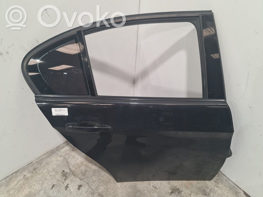 Rear door   41007203648
