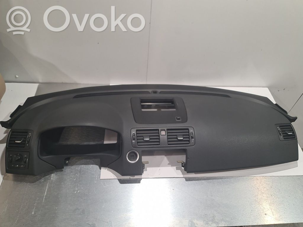 Volvo C30 Panelė 