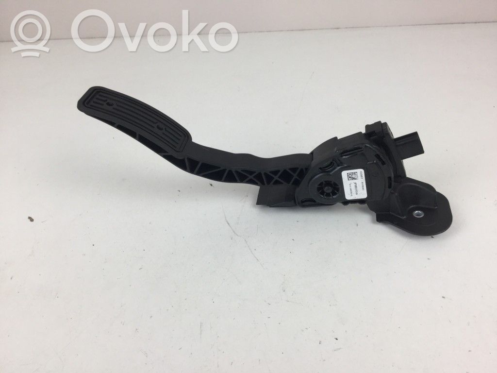 Accelerator throttle pedal   GS8T41600