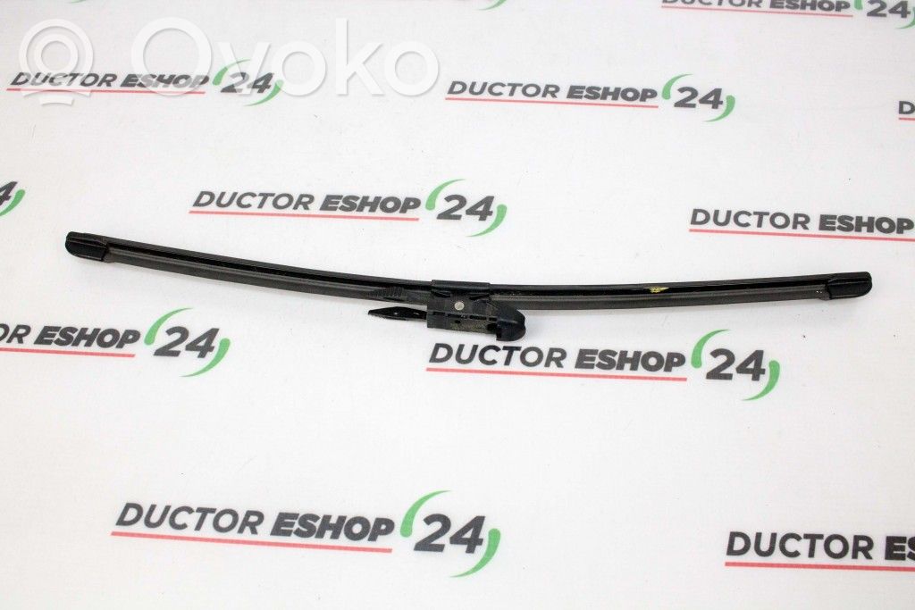 Windshield/front glass wiper blade