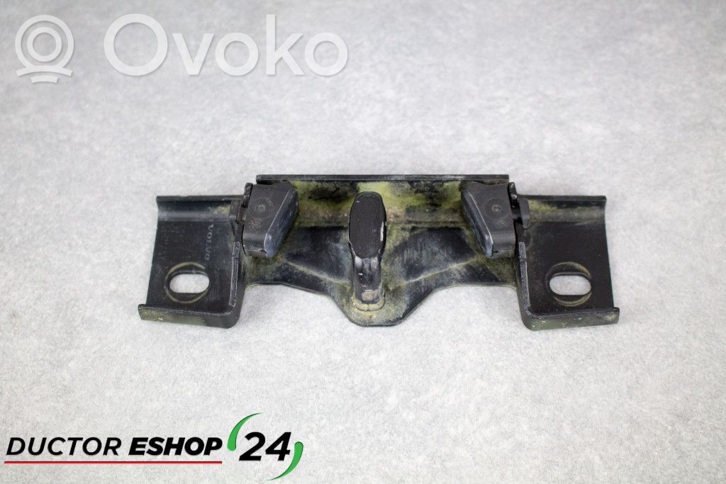 Tailgate lock loop/hook striker   8187825,9187825