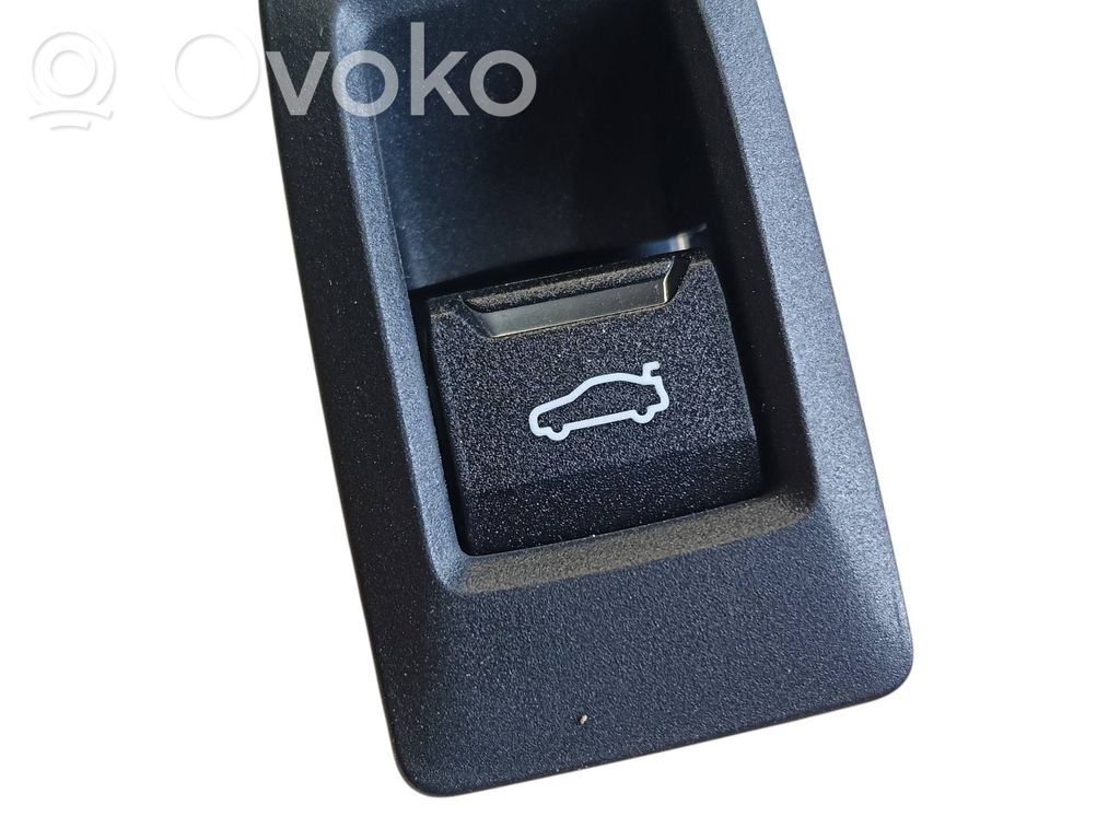BMW X1 U11 Tailgate/boot open switch button 