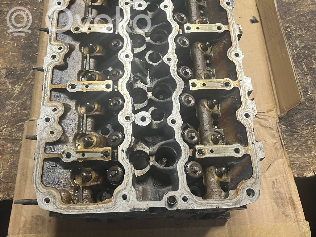 Engine head   7588247