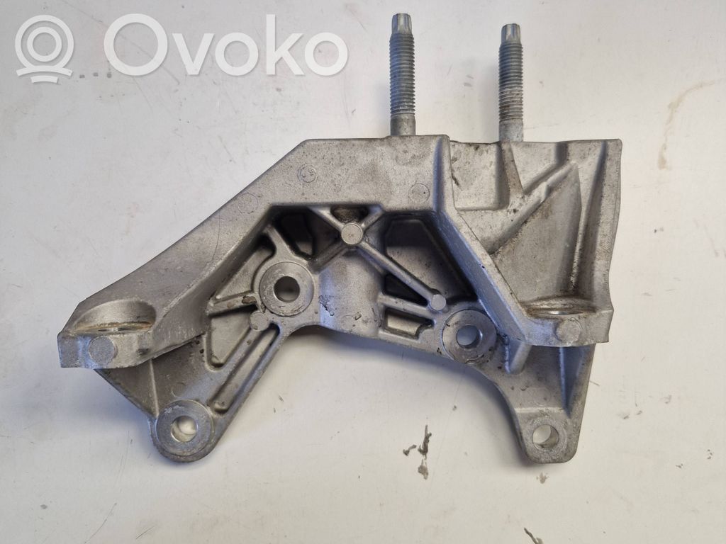 Łapa / Mocowanie silnika   GK217M125EA