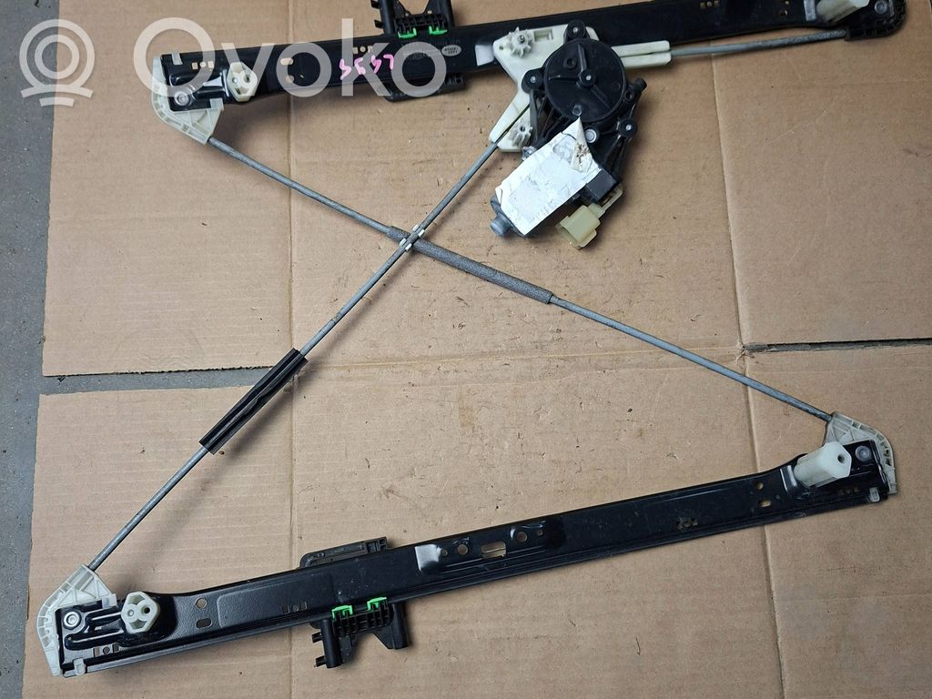 Land Rover Range Rover Sport L494 Front door window regulator with motor 