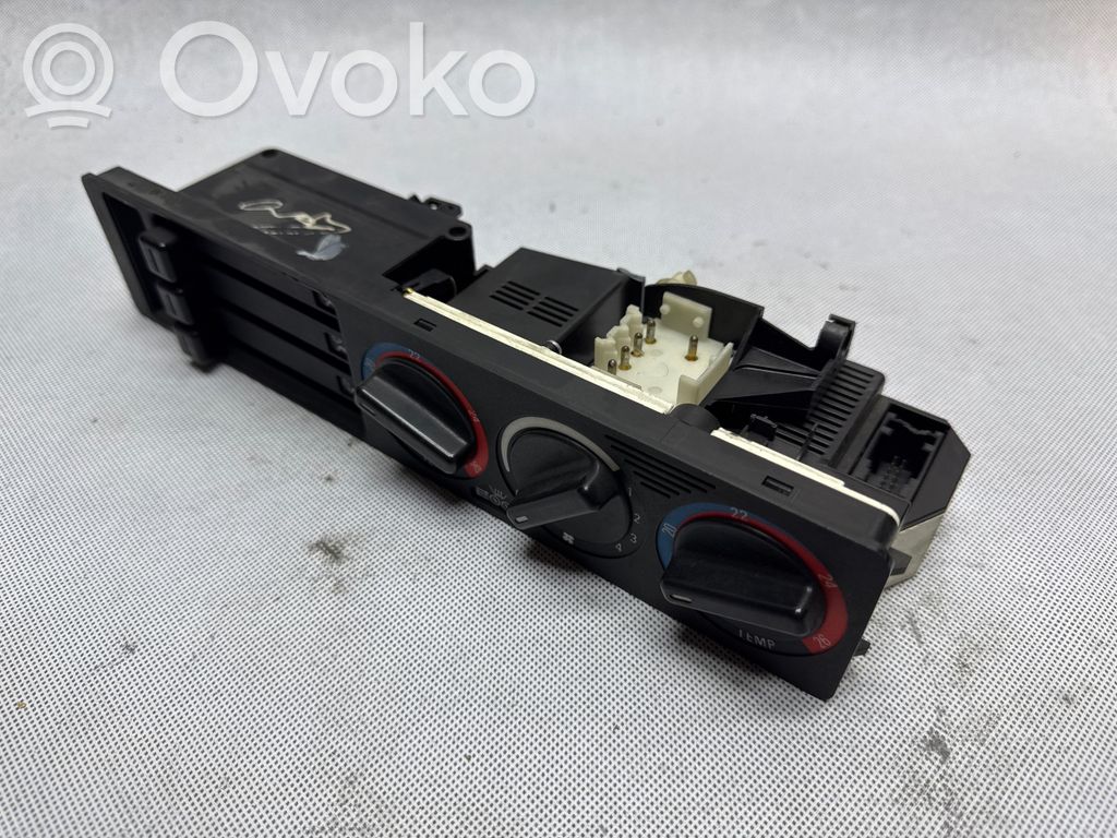 BMW 5 E34 Climate control unit 