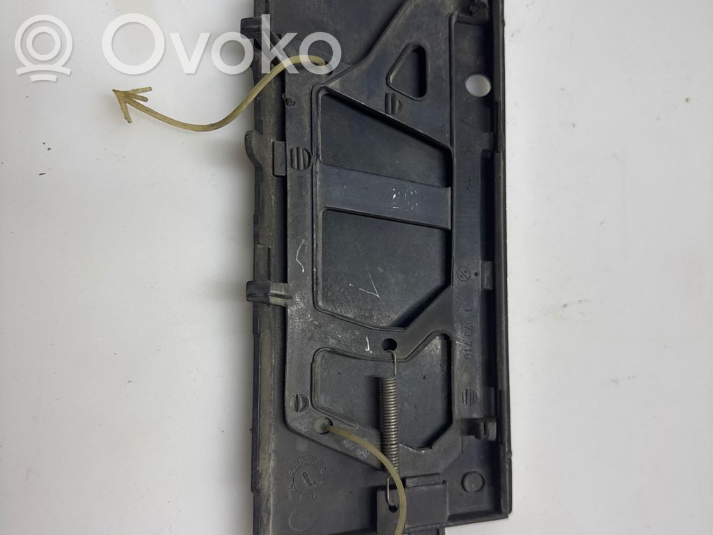 BMW 5 E34 Front tow hook cap/cover 
