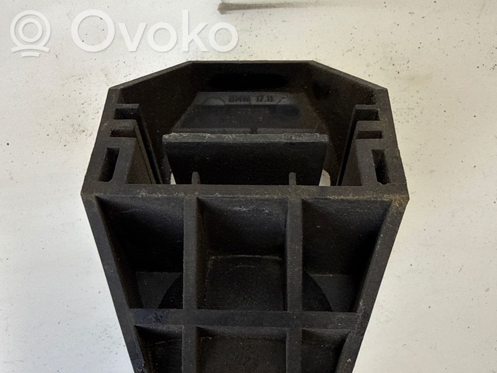 BMW 3 E46 Radiator mount bracket 