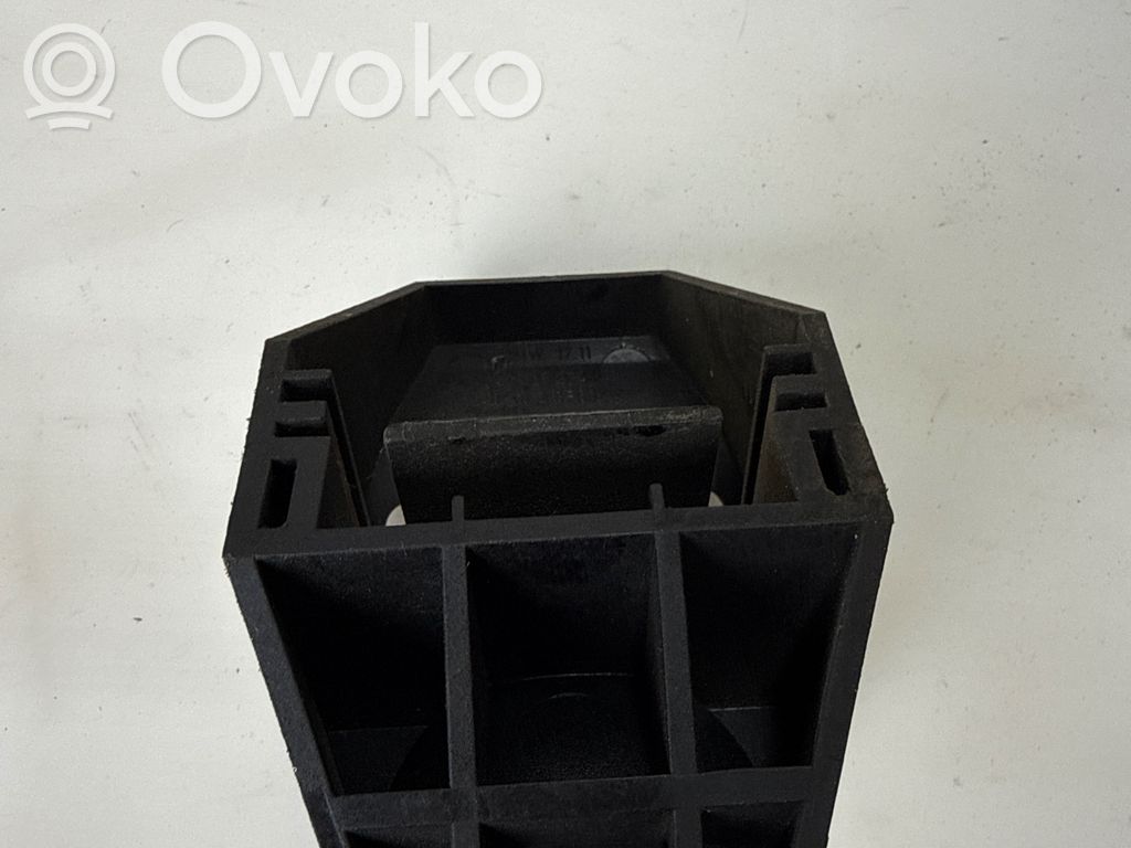 BMW 3 E46 Radiator mount bracket 