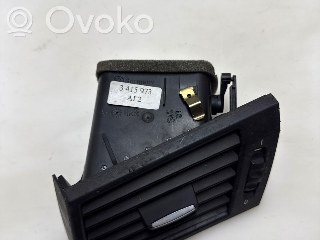 BMW X3 E83 Copertura griglia di ventilazione laterale cruscotto 