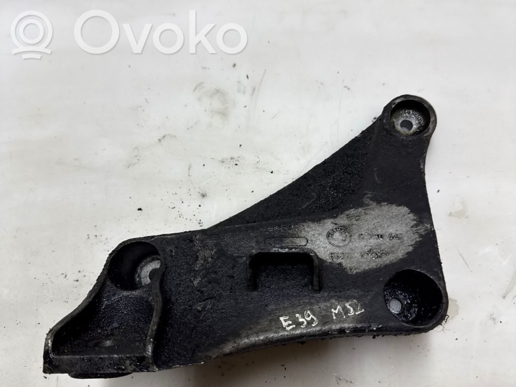 BMW 5 E39 Engine mounting bracket 