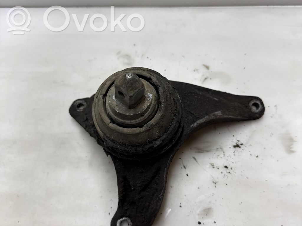 BMW 5 E39 Engine mounting bracket 