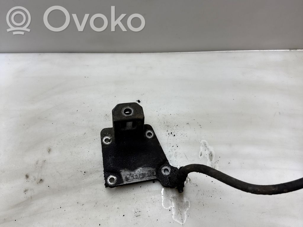 BMW 5 E39 Engine mounting bracket 
